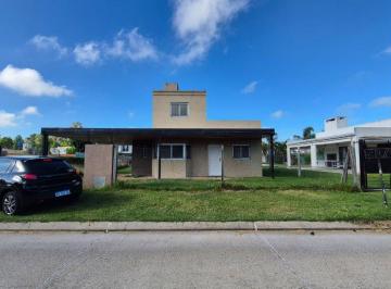Casa · 92m² · 4 Ambientes · 1 Cochera · Venta Casa 2 Dorm., Jardín - Cantegrill