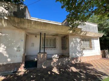Casa · 103m² · 5 Ambientes · Venta/ Casa / 2Dorm. / Pileta / Lehmann