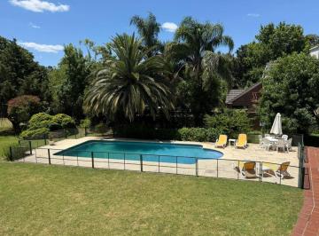 Casa · 372m² · 5 Ambientes · Casa en Venta, Lote Al Golf - Country El Ombú Ezeiza