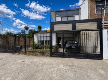 Casa · 150m² · 4 Ambientes · 1 Cochera · Venta Casa 4 Amb con Cochera 2 Autos, Berazategui