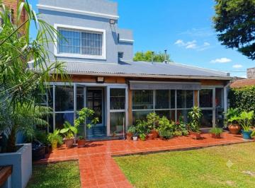 Casa · 192m² · 4 Ambientes · 2 Cocheras · Venta Casa con Pileta en Ezpeleta