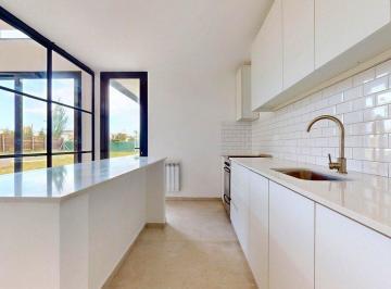 Casa · 134m² · 5 Ambientes · 1 Cochera · Casa en Venta El Quimilar Tres Dorm. Pileta