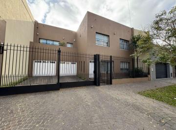 Casa · 540m² · 6 Ambientes · 5 Cocheras · La Mejor Casa de Lanus, Parque, Pileta, Cochera.