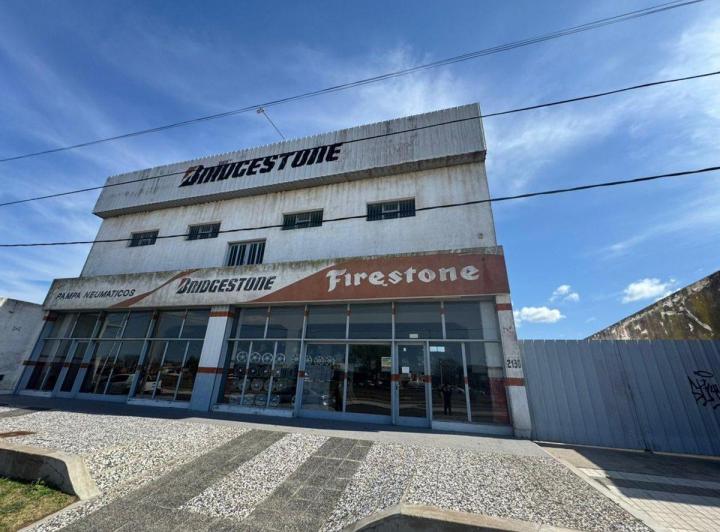 Local comercial · 1285m²