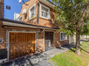 Casa · 129m² · 4 Ambientes · 1 Cochera · Casa en Venta 4 Amb Apto Crédito