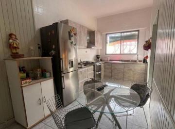 Casa · 135m² · 6 Ambientes · 1 Cochera · Casa con Depto. Venta Lomas Mirador Quincho Parri