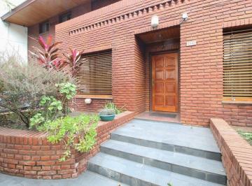 Casa · 259m² · 6 Ambientes · 2 Cocheras · Venta Casa 6 Ambientes de Categoria en Mataderos