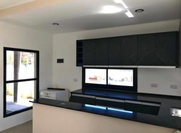 Casa · 105m² · 3 Ambientes · Venta Casa 3 Amb La Arbolada a Estrenar Pilar