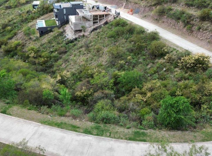 Terreno · 2194m²