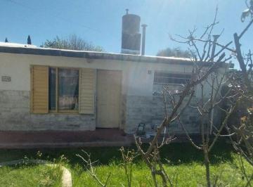 Casa · 180m² · 4 Ambientes · Dos Casas con Escritura en Parque Republica