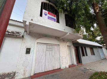 Casa · 76m² · 3 Ambientes · 1 Cochera · Venta Casa 2 Dor Centro La Banda