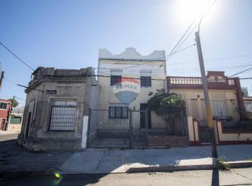 Casa · 104m² · 6 Ambientes · 1 Cochera · Venta Casa en La Unión 4 Dorm.