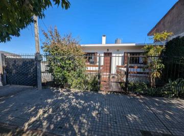Casa · 75m² · 6 Ambientes · 2 Cocheras · Venta Casa Rivera 3 Dorm. Mas Apto Gje