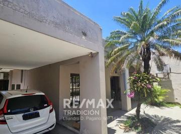 Casa · 299m² · 4 Ambientes · 2 Cocheras · Casa en Venta - Resistencia