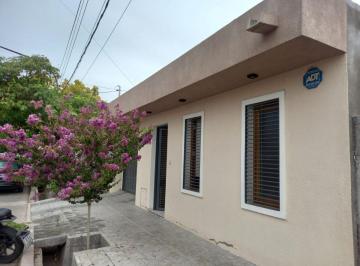 Casa · 148m² · 4 Ambientes · 2 Cocheras · Venta Casa en Pleno Centro de San Martín Mendoza