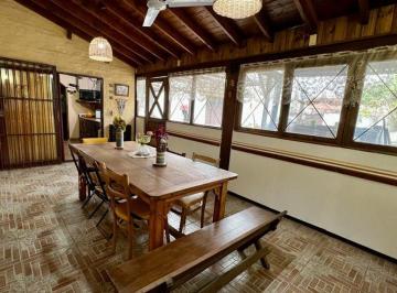 Casa · 120m² · 4 Ambientes · 3 Cocheras · Casa 4 Ambientes Jardin Pileta y Quincho Sourdeaux