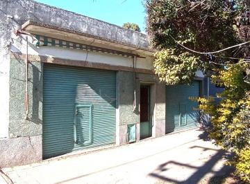 Casa · 104m² · 5 Ambientes · 2 Cocheras · Casa con Locales en Malvinas Argentinas Zona Norte