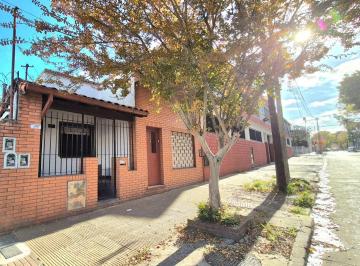 Casa · 148m² · 4 Ambientes · Casa 4 Ambientes en Venta en Ballester con Parque