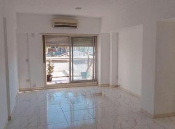 Departamento de 4 ambientes, Quilmes · Venta – Excelente Departamento de 4 Ambientes con Cochera | Quilmes. Acepta Permuta