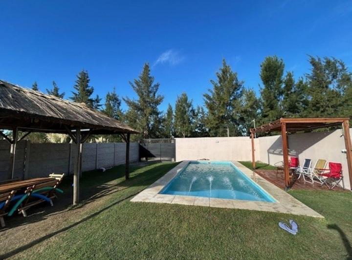 Casa · 324m² · 2 Ambientes · 1 Cochera