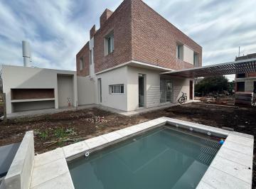 Casa · 127m² · 5 Ambientes · 2 Cocheras · Venta | Lúmina Funes – Casas Dúplex de 3 Dorm. con Pileta | Últimas Unidades