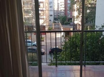 Departamento de 3 ambientes, San Isidro · Departamento de Medidas Generosas. Bien Ventilado y Recibe Muy Buena Luz Natural.