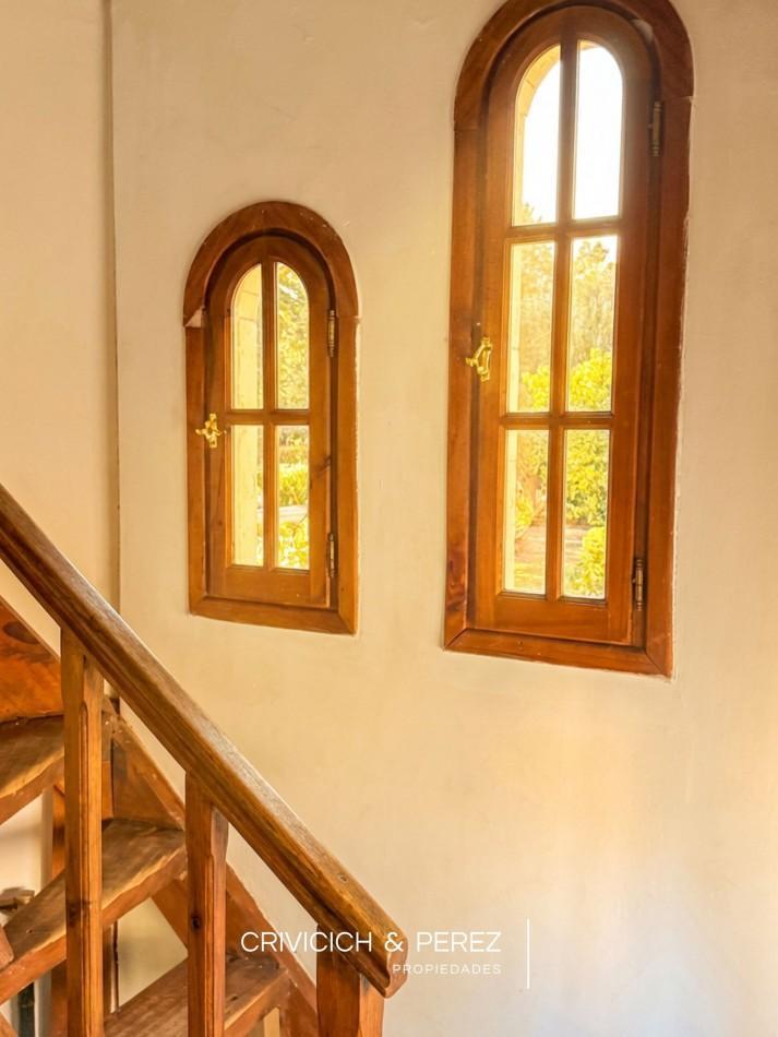 Chalet en Punta Mogotes, 234m², 7 amb, 6 dorm, 4 baños, parque y parrilla
