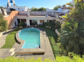 Casa · 534m² · 9 Ambientes · 4 Cocheras · Imponente Propiedad en 7 Jefes Frente a La Laguna