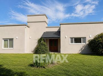 Casa · 140m² · 4 Ambientes · Casa Venta de 4 Amb 1500 m Lote Open Door Lujan