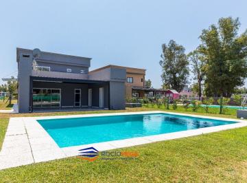 Casa · 177m² · 4 Ambientes · 1 Cochera · Casa en Alquiler en Barrio Privado Alvarez del Bosque, Moreno