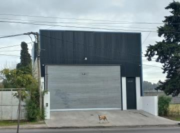 Depósito de 3 ambientes, La Plata · Local 10x20 C/ Vivienda