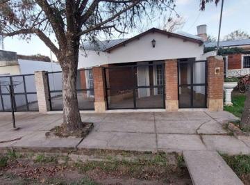 Casa de 9 ambientes, Romang · En Venta, Amplia Propiedad en Zona Norte de Romang
