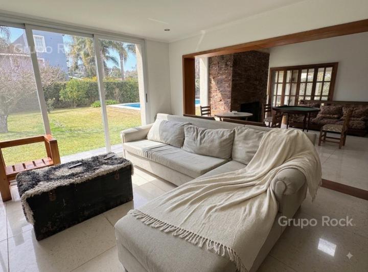 Casa · 1100m² · 5 Ambientes