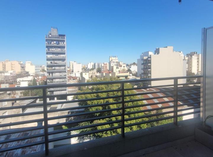 Alquiler Monoambiente, Balcon y Luz, Monte Castro