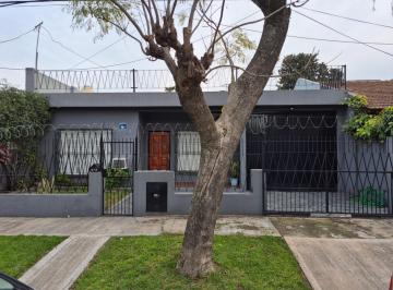 Casa · 122m² · 3 Ambientes · 3 Cocheras · Venta - Casa 3 Ambientes