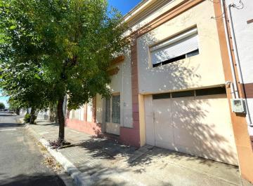 Casa · 163m² · 2 Dormitorios · 1 Cochera · Casa en Venta