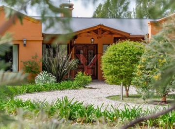 JYB-JYB-2473_2 · Excelente Casa en Venta en Campos de Roca I con Lote de 50x1