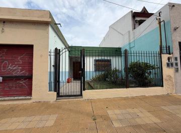 Casa · 143m² · 4 Ambientes · 1 Cochera · Venta Casa 4 Amb en Isidro Casanova + Local