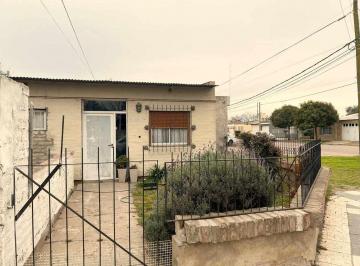Casa · 91m² · 3 Ambientes · Casa en Av Circunvalación Stgo Marzo 1808 y Neveu