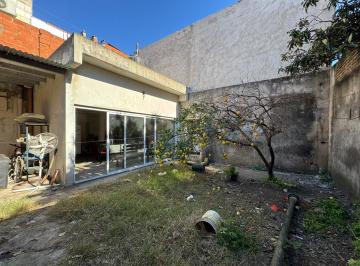 PH · 115m² · 4 Ambientes · 1 Cochera · Casa 4 Amb con Jardin y Cochera, Lanus Oeste.