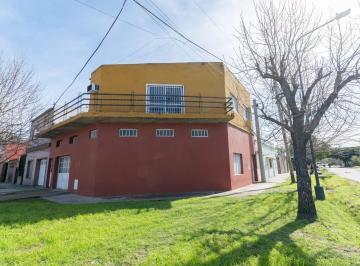Bodega-Galpón · 219m² · Galpón en Pb + Dpto de 2d, Quincho y Terraza en Pa