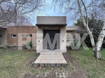 Casa · 237m² · 4 Ambientes · 2 Cocheras · Casa en Venta 3 Dormotorios