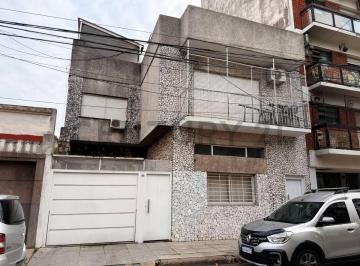 PH · 104m² · 4 Ambientes · 1 Cochera · PH 4 Ambientes Parque Chas - Apto Credito - Cochera