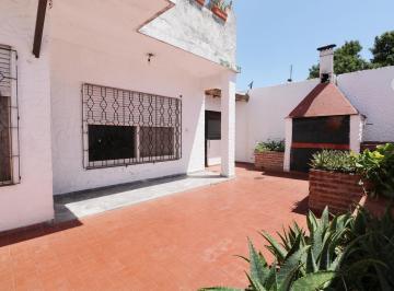 PH · 213m² · 4 Ambientes · 3 Cocheras · Venta PH 4 Ambientes Apto Crédito y Permuta Villa Ballester Cochera Patio y Parrilla