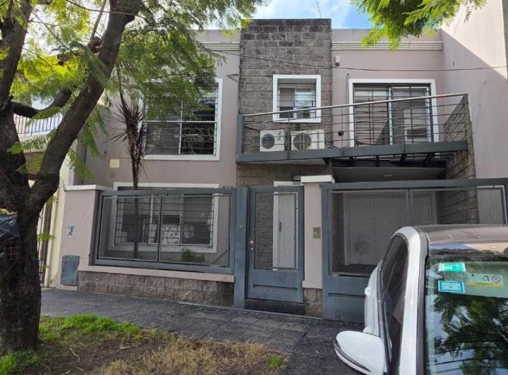 Casa · 350m² · 4 Ambientes