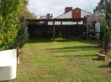 Casa de 3 ambientes, Mar del Plata · Chalet con Lote Propio y Apto Crédito en Barrio Faro