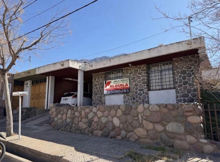 Casa · 100m² · 6 Ambientes · 1 Cochera