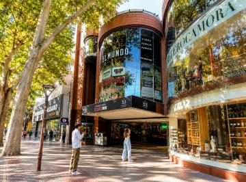 Local comercial , Ciudad de Mendoza · Local Comercial en Galeria Caracol