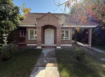 Casa de 7 ambientes, San Francisco del Monte · Casa en Alquiler C/ Cochera en San Francisco del Monte