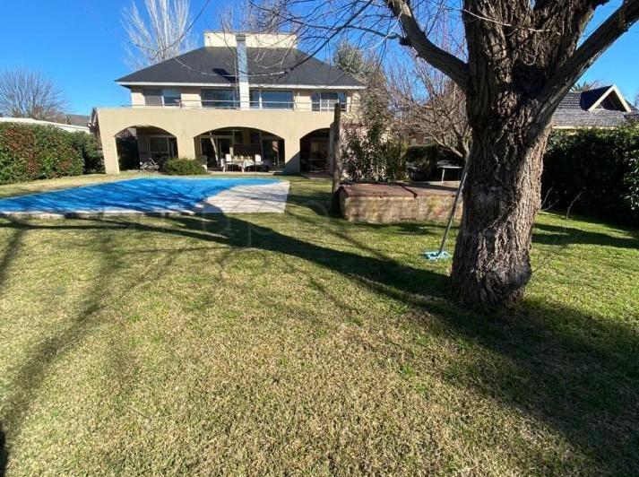 Casa · 170m² · 6 Ambientes